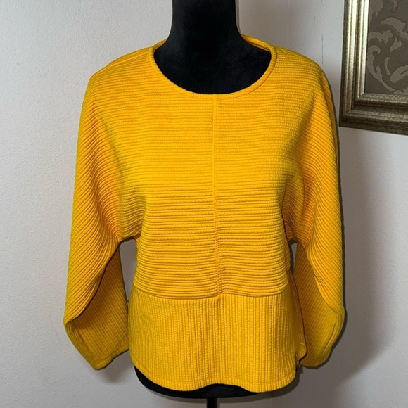 MARC NEW YORK Andrew Marc Sz M Pullover Top blouse 
Dolman Sleeve Mango Yellow - Picture 2 of 5